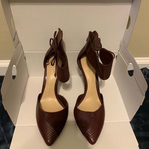 Gianni BIni Pointed Toe Pump